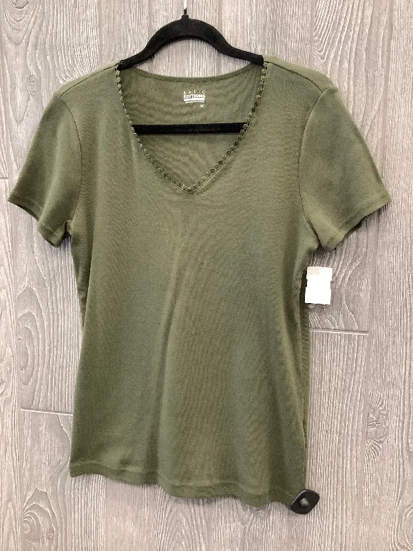 Top Short Sleeve By Basic Editions In Green, Size: S