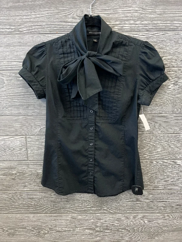 Top Short Sleeve By Express Design Studio In Black, Size: Xs