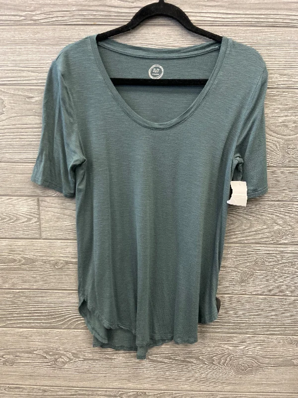 Top Short Sleeve By Maurices In Blue, Size: S