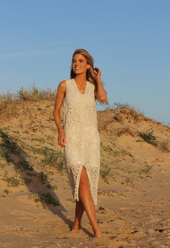 Stylish Looks Sleeveless Longline Crochet Cardigan